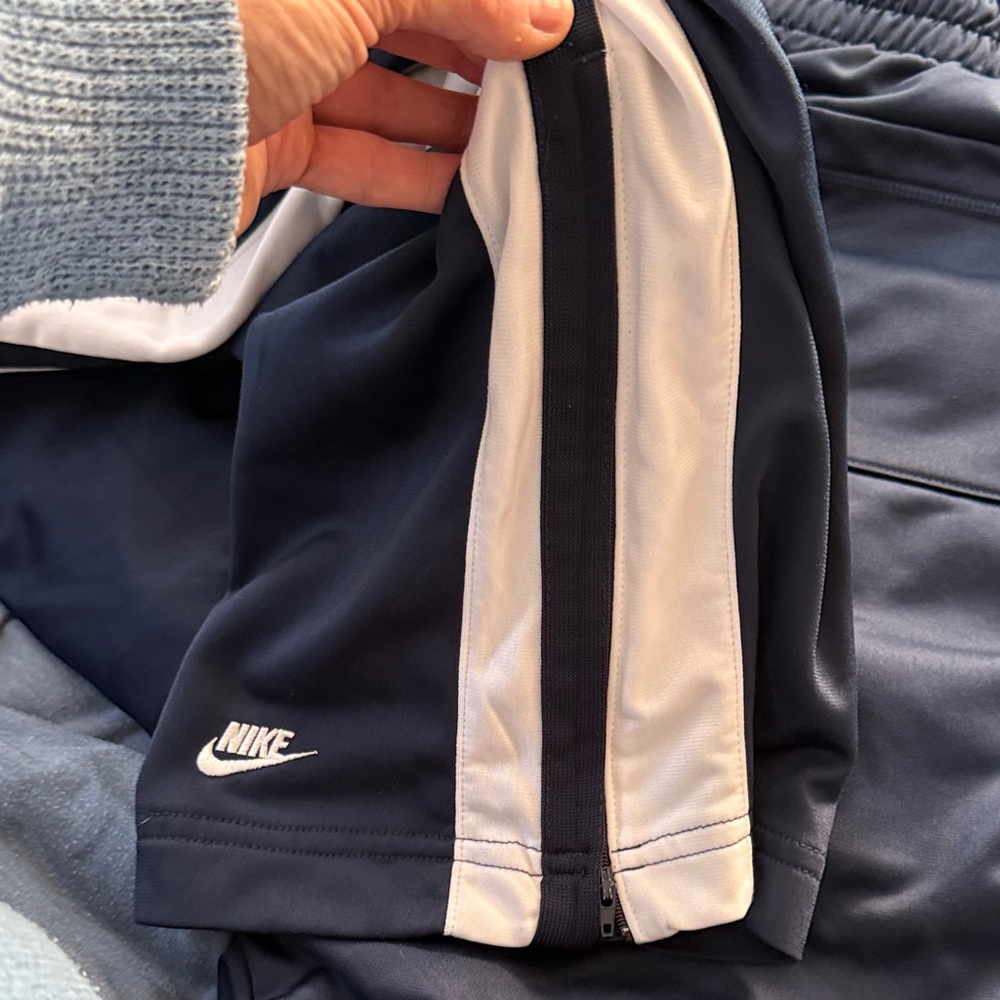 Nike Dark Blue Tracksuit with White Accents VINTAGE - Picture 15 of 15